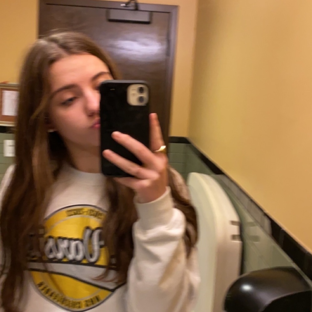 Meet your Posher, Juliana